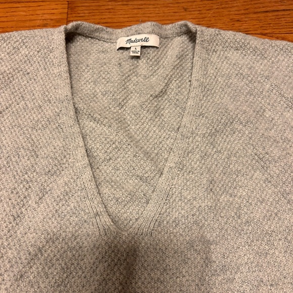 Madewell Soft Gray Knit Sleeveless Sweater, size large - Picture 2 of 10